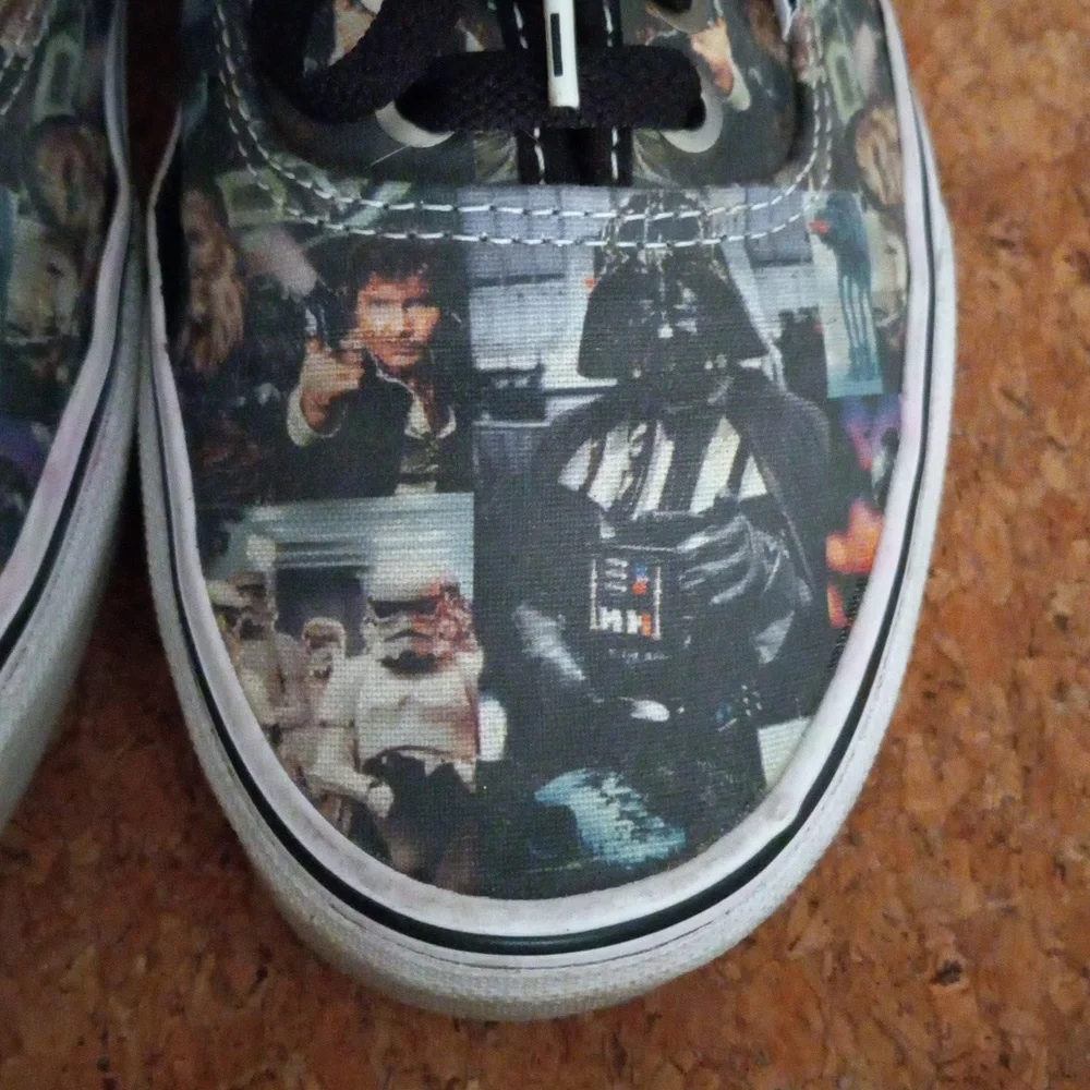 VANS Graphic Star Wars Print Sneakers Mens Sz. 7.5 Womens Sz. 9